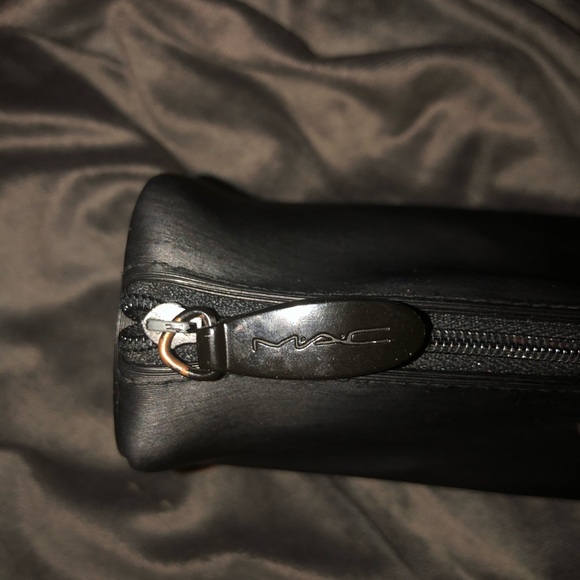 M.A.C cosmetic bag. - Picture 7 of 7
